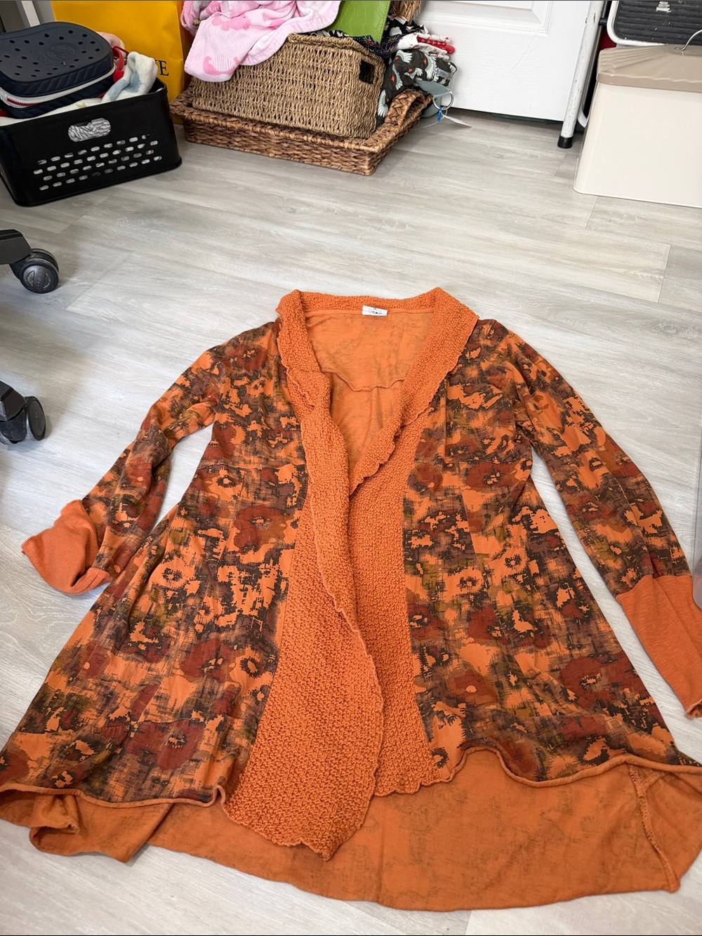 CMC OPEN FRONT CARDIGAN SIZE MEDIUM